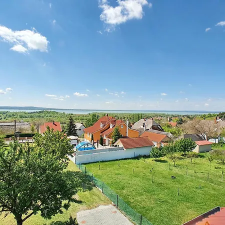 No 100 Andras With Everlasting Panoramic View In A Quiet Area Сasa de vacaciones Vonyarcvashegy