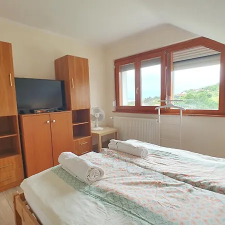 No 100 Andras With Everlasting Panoramic View In A Quiet Area Сasa de vacaciones